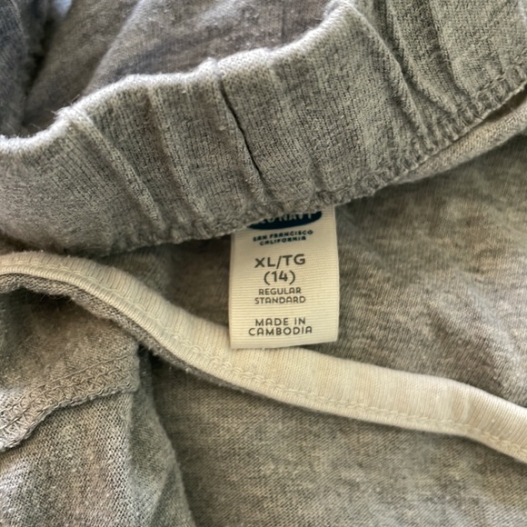 Grey old navy shorts - Picture 2 of 2